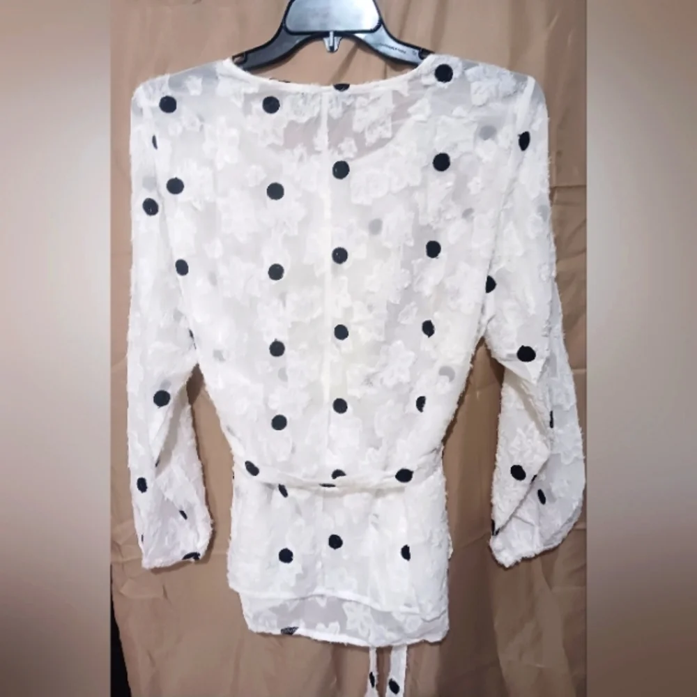 Ladies dress blouse - Picture 4 of 6